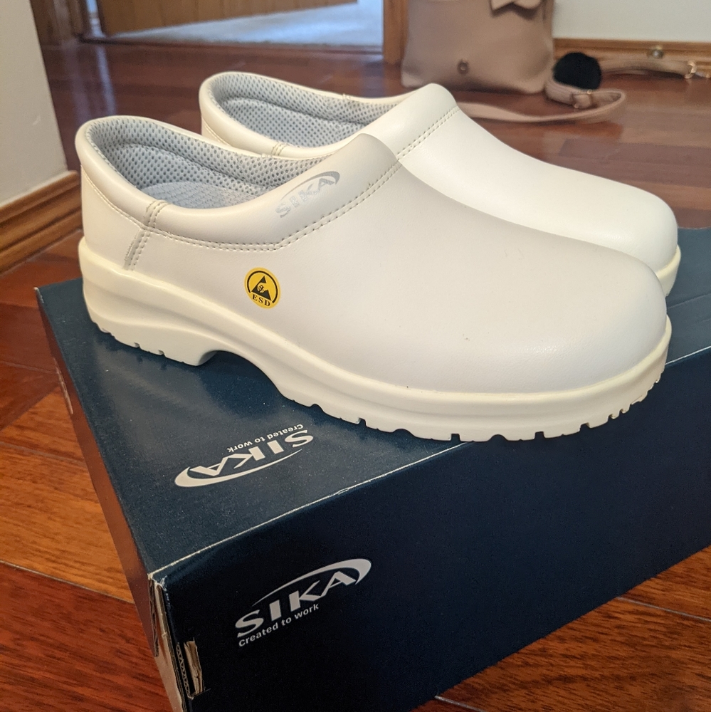 sika nursing clogs